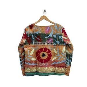 Veste d'hiver matelassée en coton unisexe Taille XL Broderie indienne Suzani Respirant Kantha Raw Edge Short Length Fall Coat - Product Image 2