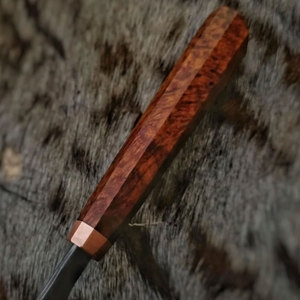 Cuchillo de cocina de lujo de cobre damasco con hoja larga y delgada y mango de madera para cortar asados y aves. - Product Image 5