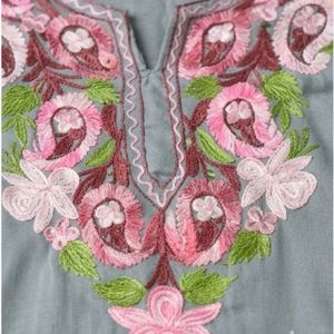Faux cols élégants gris acier avec broderie paisley rose, légers, pour femmes, toutes saisons - Product Image 3