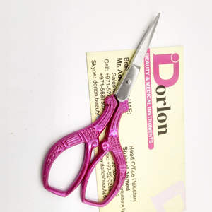 กรรไกรแต่งหน้าสแตนเลส อุปกรณ์เสริมความงาม กรรไกรปักผ้า กรรไกรงานฝีมือ กรรไกรเย็บผ้าสไตล์วินเทจ กรรไกรตัดแต่งคิ้วพร้อมโลโก้สั่งทำ - Product Image 2