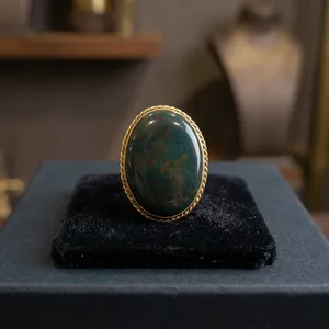 Jaspe Sanguin Naturel avec Sertissage Cabochon en Laiton – Bijoux Artisanaux en Laiton et Pierres Précieuses - Product Image 1
