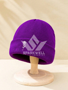 Bonnet ajustable violet avec motif rose brodé 100% acrylique unisexe, style décontracté pour adultes, avec bouton - Product Image 1