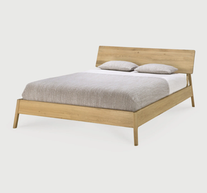 โครงเตียงไม้สักแบบมินิมอลของโรงแรมฮาเลคูลานี - Product Image 5