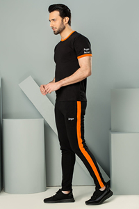 Conjunto Deportivo para Hombre, Negro y Naranja, Manga Corta, Cuello Redondo, Color Sólido, Corte Deportivo, Secado Rápido, Pantalones Largos con Bolsillos Laterales, Primavera - Product Image 3