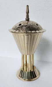 Quemador de incienso esmaltado con difusor de aromaterapia de cuatro pilares y soporte de incienso - Product Image 3