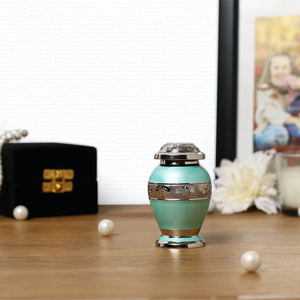 Urne funéraire commémorative en laiton émaillé bleu azur, petite, la plus vendue, pour cendres humaines et animales (adultes et animaux de compagnie) - Product Image 3