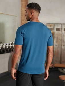 Camiseta Deportiva de Corte Holgado para Hombre, Estilo Atlético Moderno, Camiseta de Algodón Transpirable, Ropa Deportiva Versátil para Gimnasio y Moda Urbana - Product Image 2