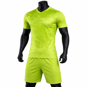 Conjunto de Uniforme de Fútbol Verde Neón Personalizado, Camiseta y Pantalones Cortos de Fútbol Sublimados para Hombre, Secado Rápido, Transpirable, 100% Poliéster - Product Image 3