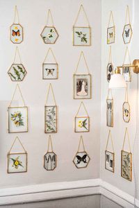 Home Decor Glass & Metal Hanging Picture <b>Frame</b> for <b>Wall</b> Decoration, with 2 Sides Glass Customized Decorative Photo <b>Frames</b> - Product Image 4