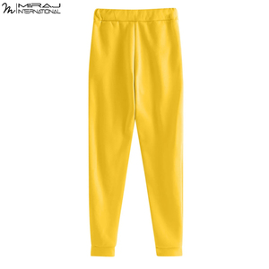 Nouvel Arrivage – Service OEM/ODM – Ensemble de Survêtement Décontracté Jaune Vibrant Minimaliste et Confortable – Sweat à Capuche et Pantalon de Jogging à Cordon - Product Image 5
