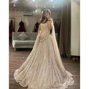 Hermoso Lehenga Choli de Diseño con Trabajo de Codificación y Secuenciación, Ropa India y Pakistaní - Product Image 4