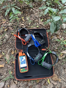 (1 เครื่อง PDA + 4 ปลอกคอ) ESEEK GPS เครื่องติดตามสุนัขพร้อมปลอกคอควบคุมระยะไกล 4G + VHF กันน้ำ สำหรับการล่าสัตว์กลางแจ้งและการฝึกสุนัข - Product Image 1