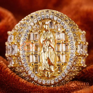แหวนศาสนาเคลือบทอง 18K14K – ดีไซน์รูปวงรีพระแม่มารีแบบโดดเด่น ประดับเพชรทรงบาแกตต์ – เครื่องประดับศรัทธาสมัยใหม่ - Product Image 2