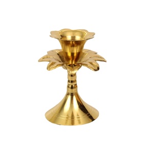 Candelabro de Latón Antiguo con Diseño de Jazmín para Diwali Pooja, Candelabro Decorativo Dorado para Decoración del Hogar, Sala de Estar - Product Image 1