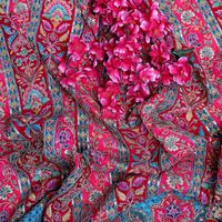 Tissu Crêpe Rouge Cramoisi 54 Pouces Léger avec Broderie Florale Paisley à Paillettes Turquoise et Bordure Daman pour Kurti Anarkali de Créateur