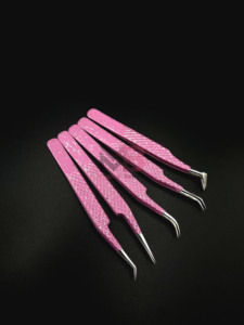 แหนบสแตนเลสสีชมพูสด ปลายเรียบสำหรับต่อขนตา - Product Image 2