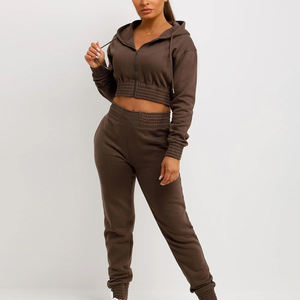 Conjunto de Sudadera con Capucha y Pantalones Deportivos para Mujer, con Logotipo Personalizado, Cremallera Corta, Lavado Ácido, Parche Bordado y Efecto Desgastado - Product Image 3