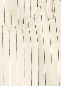 Shorts Bermuda rayés pour femmes, taille haute, fermeture boutonnée, 100% coton, tissu Oxford, coupe classique avec poches - Product Image 2