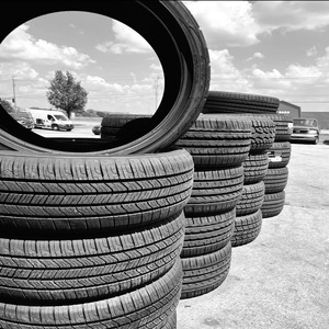 ยางรถยนต์มือสองสำหรับขาย ผ่านการตรวจสอบแล้ว ล้อยางสำหรับรถเก๋ง SUV และรถแฮทช์แบค ราคาประหยัด ตัวเลือกที่เชื่อถือได้ - Product Image 3