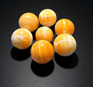 Venta al por Mayor de Esferas de Ágata Calcita Amarilla 100% Natural de Primera Calidad, Talladas con Sombra, para Feng Shui, Decoración del Hogar y Sanación - Product Image 1