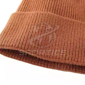 SPORTICE INTERNATIONAL Gorros de Invierno para Hombre con MOQ Bajo, Puño Plegado, Tejido Elástico, Ajuste Personalizable, Opciones Personalizables para Actividades al Aire Libre - Product Image 6