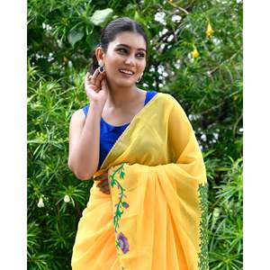 Sari jaune peint à la main Radhe, taille unique, pour les mariages - Product Image 3