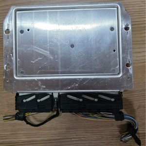 โมดูลควบคุมระบบกันสะเทือนแบบถุงลมเมอร์เซเดสเบนซ์มือสอง ใช้ได้กับ Mercedes-Benz A2215407962 อะไหล่ระบบถุงลม Airmatic - Product Image 1
