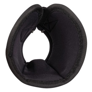 Protège-jambes en maille noire pour chevaux avec fermeture auto-agrippante - Product Image 3