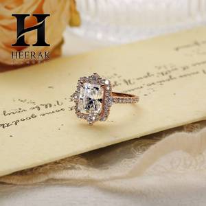 แหวนหมั้นเพชรทรงรัศมี 2 กะรัต เพชรเลี้ยงในห้องปฏิบัติการ ตัวเรือนทอง 14K ประดับเพชรแบบวงแหวนลายดอกไม้ พร้อมใบรับรอง - Product Image 4