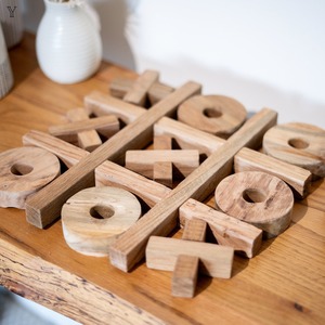 Juego de Tic Tac Toe de madera maciza premium para jugar en interiores, juego de Tic Tac Toe de alta calidad en madera para el hogar, diseño moderno. - Product Image 2