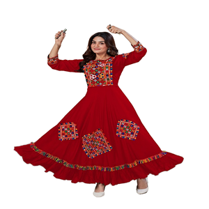 Designer Fancy Indian Wear Élégant Meilleur Heavy Rayon Groen Avec Gamthi Work Fournisseur mondial Femme Mode Exportateur Et Fourniture - Product Image 1