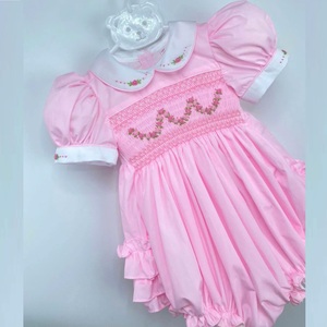 Vestido y Mono Vintage Rosa para Bebé Niña con Bordado Floral y Dobladillo con Volantes - Product Image 1