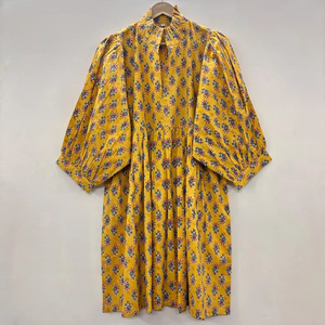 เสื้อคอวีผ้าฝ้ายพิมพ์ลายดอกไม้แบบแฮนด์บล็อก เป็นมิตรกับสิ่งแวดล้อม แขนสามส่วน แต่งระบายลูกไม้ทำมือ ซักได้ ไม่ยับง่าย สไตล์ธรรมชาติ เหมาะสำหรับโอกาสที่เป็นทางการ - Product Image 1