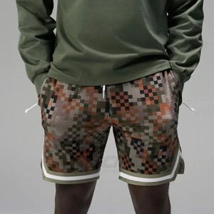 กางเกงขาสั้นกีฬาเอวกลาง แห้งเร็ว กันยับ ผ้าแคนวาสตาข่ายสั่งทำพิเศษสำหรับผู้ชาย สั่งซื้อจำนวนมาก - Product Image 4