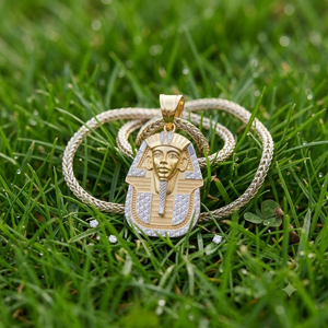 Collier Pendentif Égyptien Pharaon Personnalisé en Argent 925 Bicolore Plaqué Rhodium Style Vintage Élégant avec Breloques Givrées – Idéal Cadeau Bijou - Product Image 5