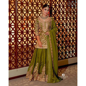 ชุดสูทปาร์ตี้สำหรับผู้หญิงจากนักออกแบบ - Product Image 3