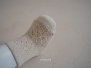 Chaussettes en mélange de coton à motif diamant Peekaboo pour bébés, enfants et adultes – Douces et confortables au quotidien - Product Image 4