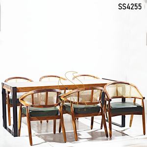 Designer indien fabriqué à la main en bois hôtels et restaurant style commercial dernière chaise de salle à manger avec table - Product Image 1