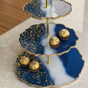 Support à gâteau en résine rose à 3 niveaux personnalisé pour les fêtes d'anniversaire, les mariages, les tables de desserts, les présentoirs de pâtisserie et les événements spéciaux - Product Image 4