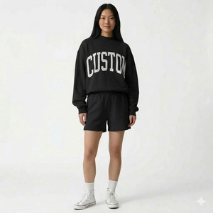 Ensemble haut à col montant et short pour femme, parfait pour une tenue aux tons équilibrés, créant un look harmonieux et élégant - Product Image 1