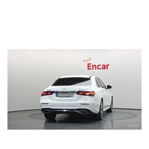 Mercedes-Benz Clase E E220d 4MATIC AMG Line 2023, 65,449 km, Diésel, Automático, Asientos de Cuero, Cámara Trasera, Volante a la Izquierda - Product Image 4
