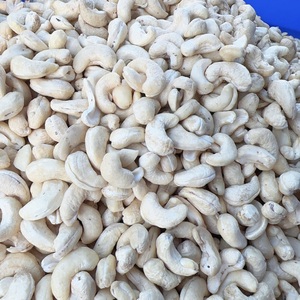 Fabrication de noix de cajou brisées, prix des noix de cajou entières biologiques W320 W210 Santigo, vente en gros de noix de cajou exportées vers l'Asie, l'UE, le Moyen-Orient - Product Image 1