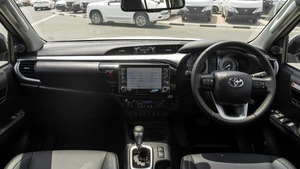 Audi Q8 e-tron Premium Plus 4 portes SUV AWD 2024 d'occasion en excellent état - Product Image 4