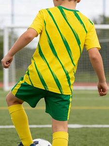 EXPANZA Maillots de football personnalisés 100 % polyester à col en V unisexe pour adultes, uniformes de football avec nom et numéro du joueur, ensemble complet, vente en gros pour clubs - Product Image 2