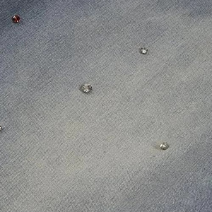 Shorts Bermuda en jean déchiré tissé taille haute pour homme avec strass, séchage rapide, fermeture boutonnée, style streetwear décontracté - Product Image 4