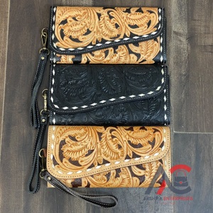 Portefeuille en cuir véritable sculpté à la main de style occidental avec motif floral, nouveau sac à main de créateur pour femme avec dragonne détachable, cadeau pour elle - Product Image 1