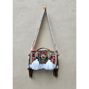 Banjara de cuero hecho a mano, bolso Vintage, cadenas, flores, estilo bohemio indio, bolso de mano, prendas de vestir, correa de hombro para mujer, mujer soltera - Product Image 2