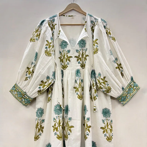 ลายดอกไม้พิมพ์ลายด้วยมือ งานแฮนด์เมด เป็นมิตรกับสิ่งแวดล้อม ผ้าฝ้าย 100% คอวี แขนสามส่วน แต่งระบายลูกไม้ ซักได้ ทรงมินิ สำหรับโอกาสพิเศษ - Product Image 2