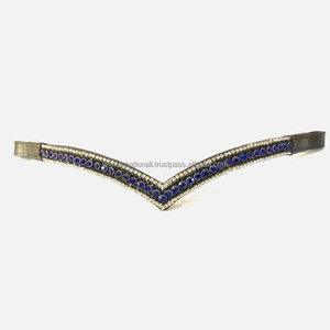 Bandeau de tête de cheval en cuir noir de qualité supérieure en forme de V personnalisé avec cinq rangées de cristaux bleus et blancs en strass, bandeau de dressage - Product Image 1