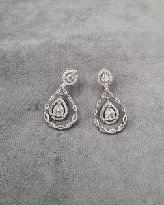 Boucles d'oreilles pendantes motif goutte d'eau en diamant américain plaqué rhodium, bijoux élégants et tendance pour les soirées, vente en gros - Product Image 3